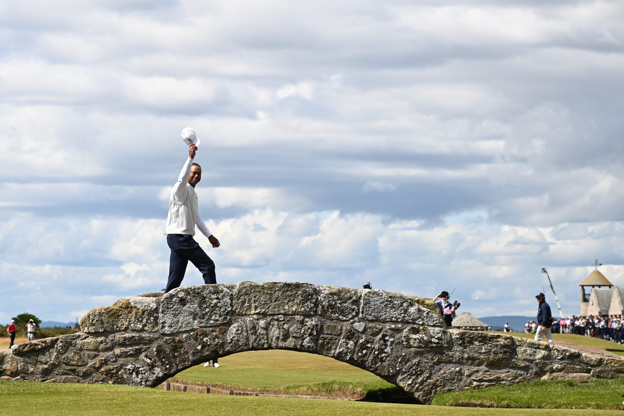 Tiger Woods, en lágrimas, se despide de The Open