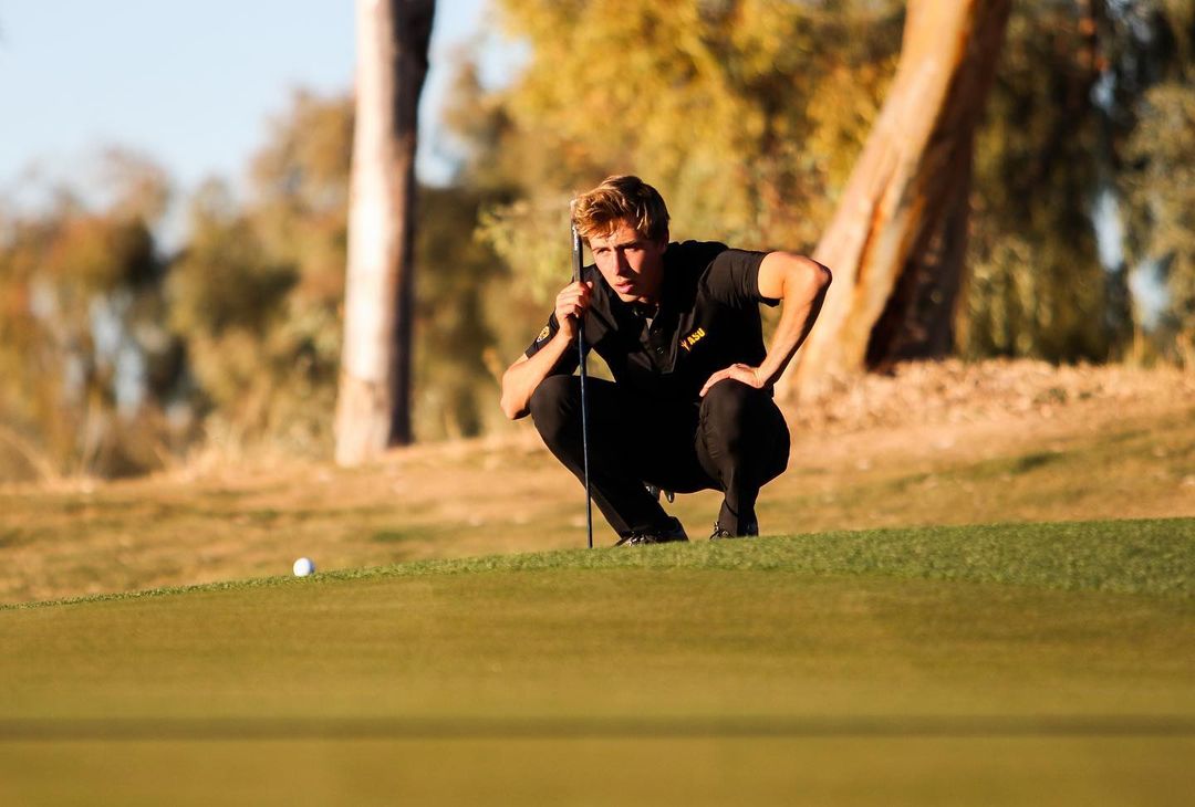 Juvenil deja la universidad para ser profesional en el LIV Golf