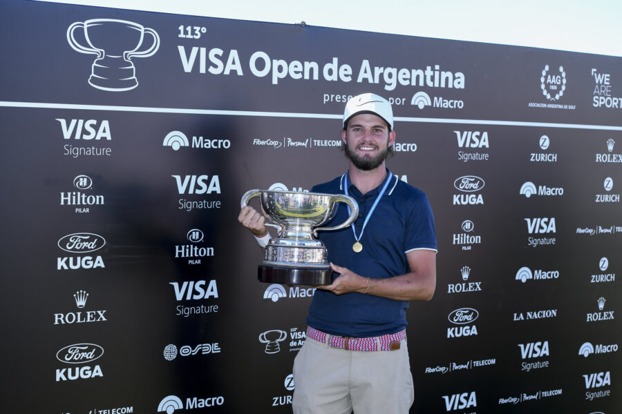 Isidro Benitez, invitado desde Argentina en Bola de Caimanes.