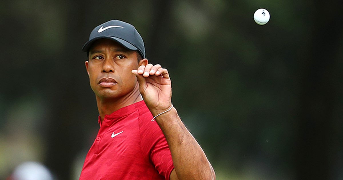 Otra vez Tiger Woods se baja de torneo por lesión