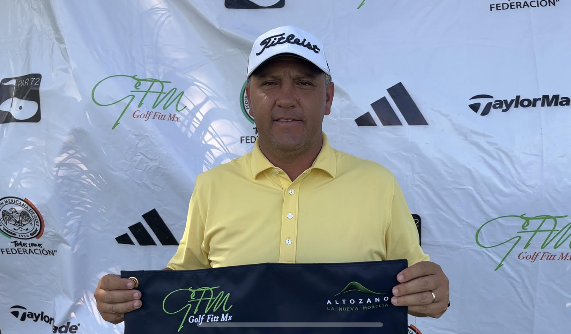 Profesionales de club derrochan golf en Michoacán