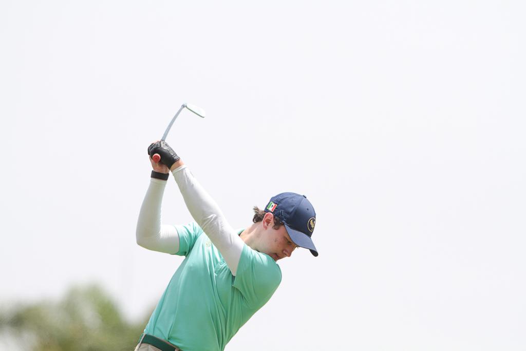 Golfista rompe el récord de su campo DOS VECES de manera CONSECUTIVA