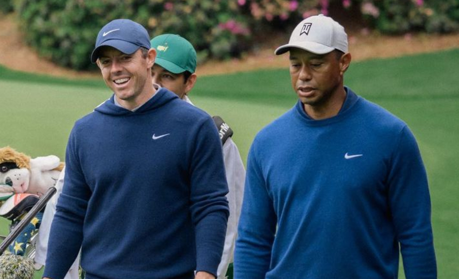 Rory McIlroy alcanza a Tiger Woods y Phil Mickelson