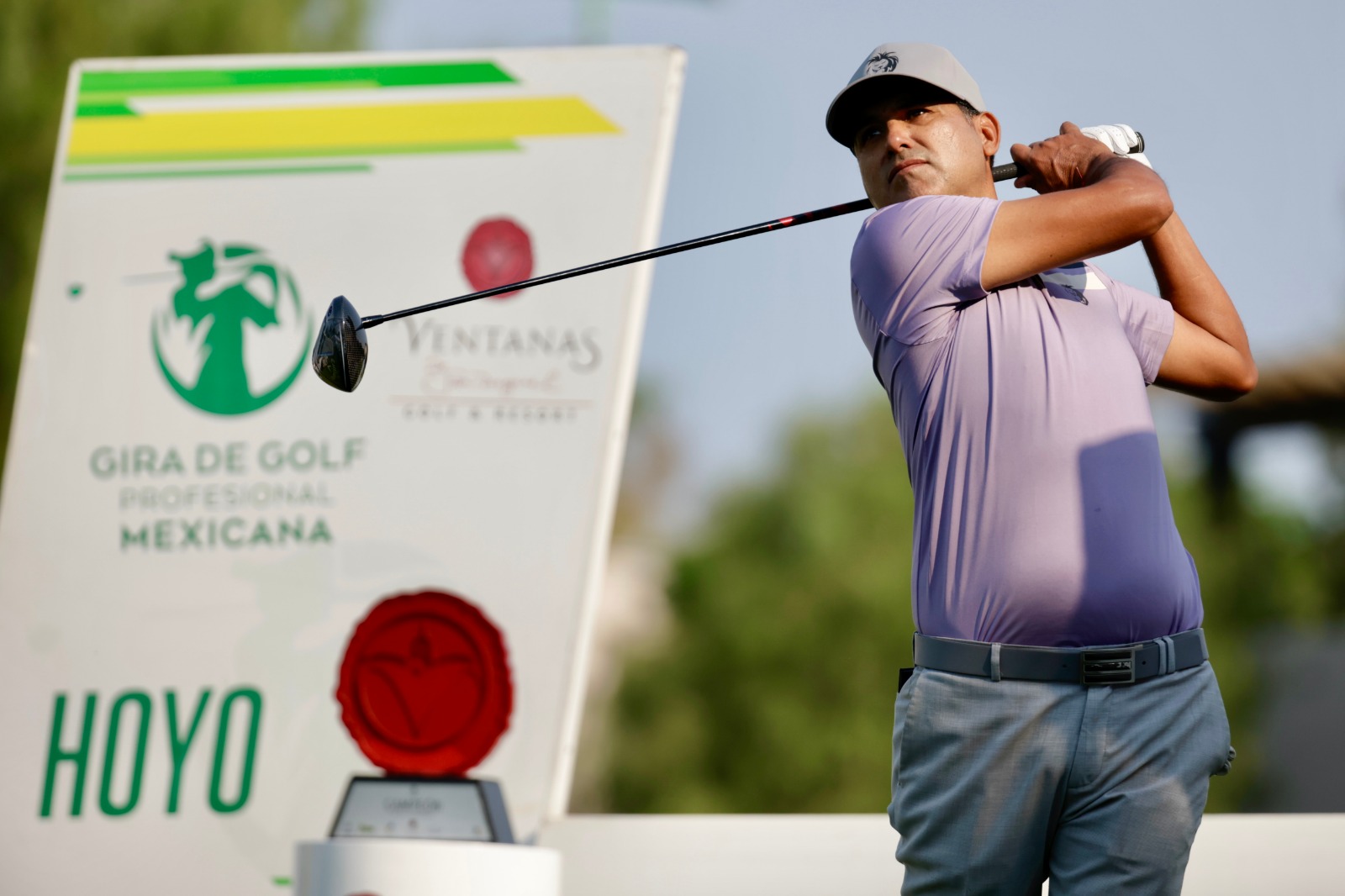 Con récord de campo, Oscar Serna lidera el Tour Championship