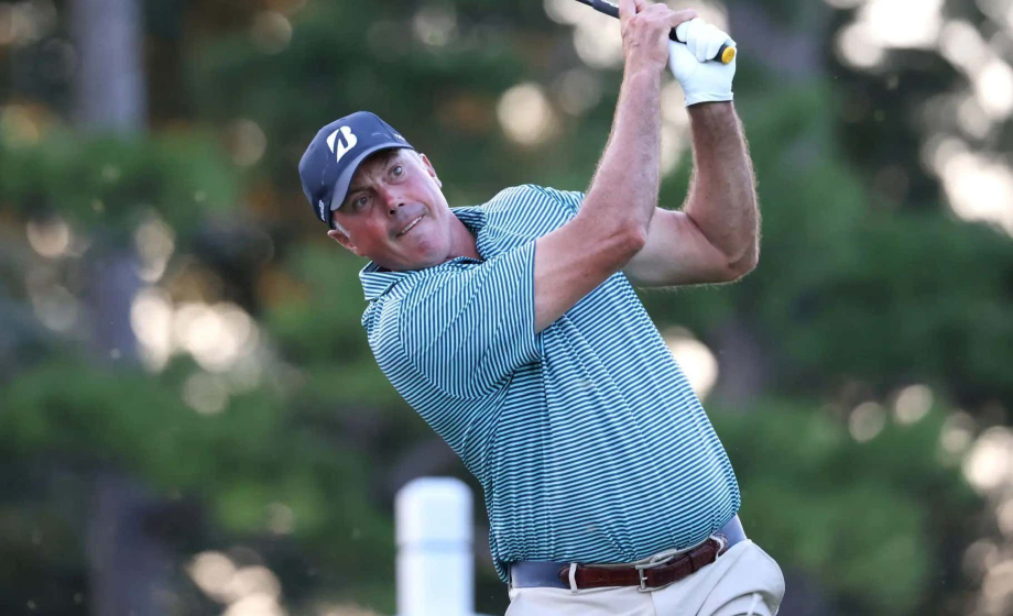 Matt Kuchar pide disculpas por polémica decisión de no terminar torneo 