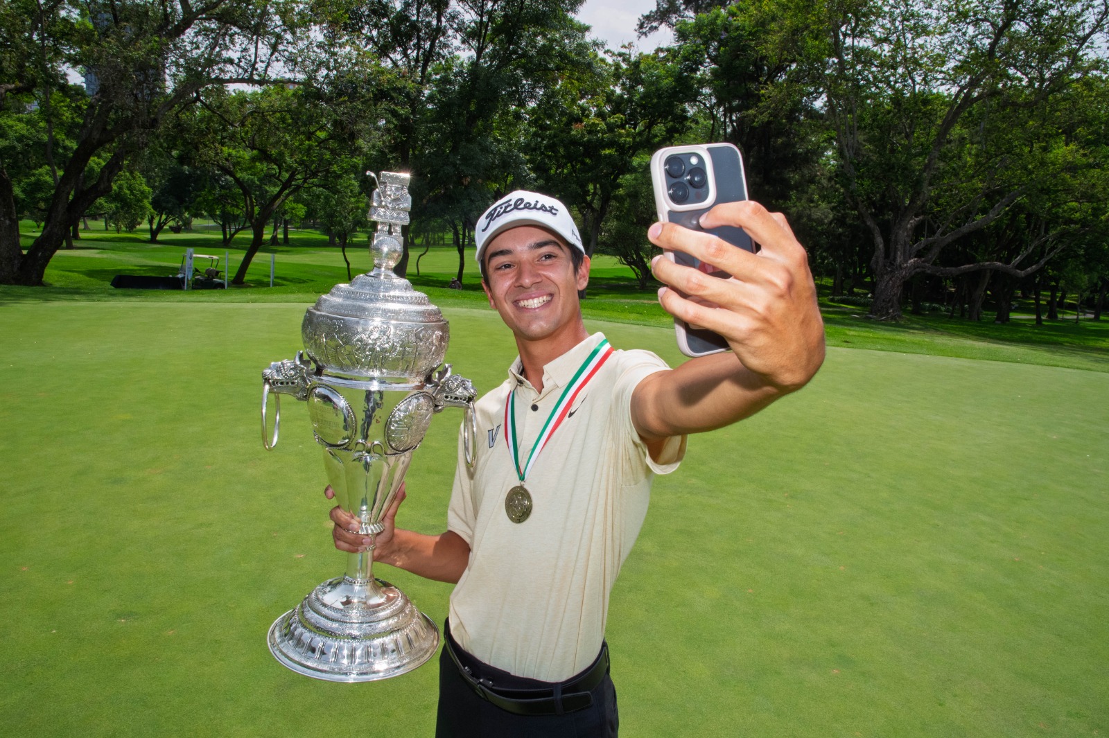 Carlos Astiazarán triunfa en Campeonato Nacional Amateur