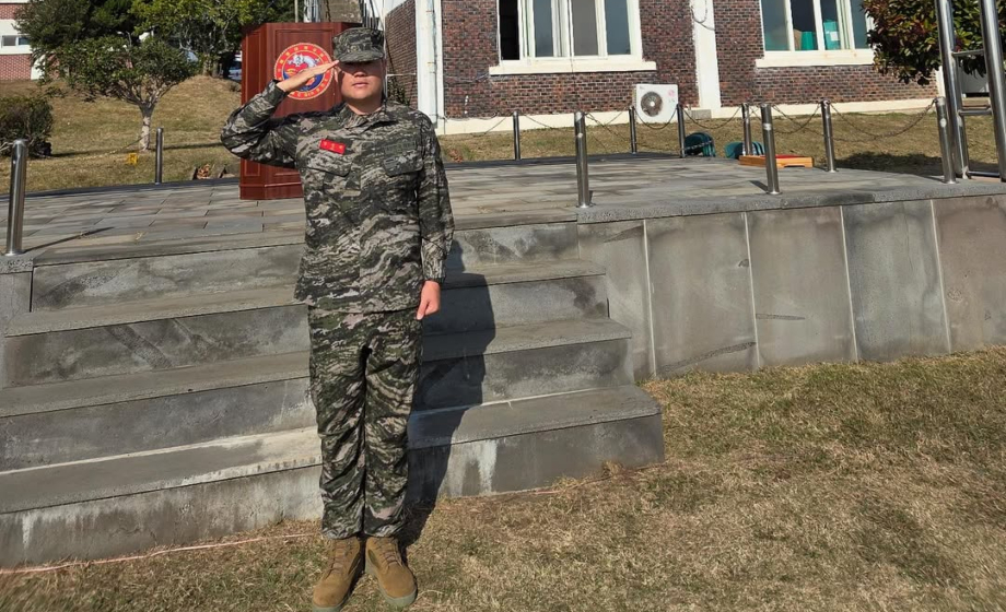 Estrella del PGA Tour completa Servicio Militar en Corea