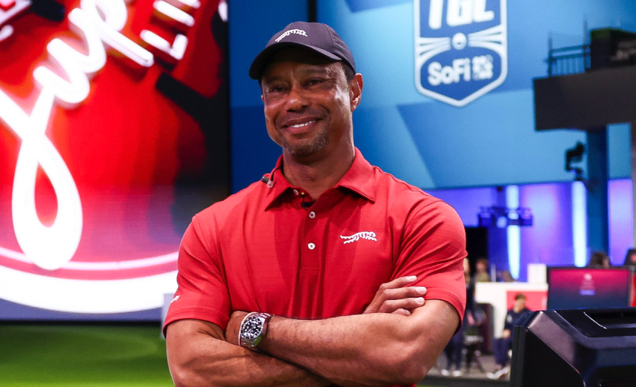 Tiger Woods va por otro título en su carrera