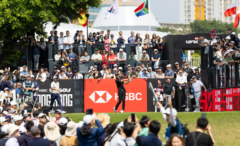 Jon Rahm rebasa a Carlos Ortiz en Hong Kong