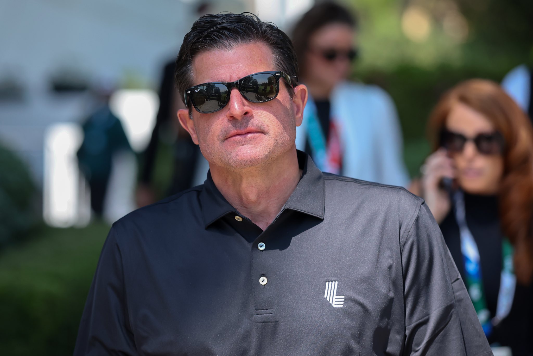CEO de LIV Golf maniobra para mantener viva a la liga
