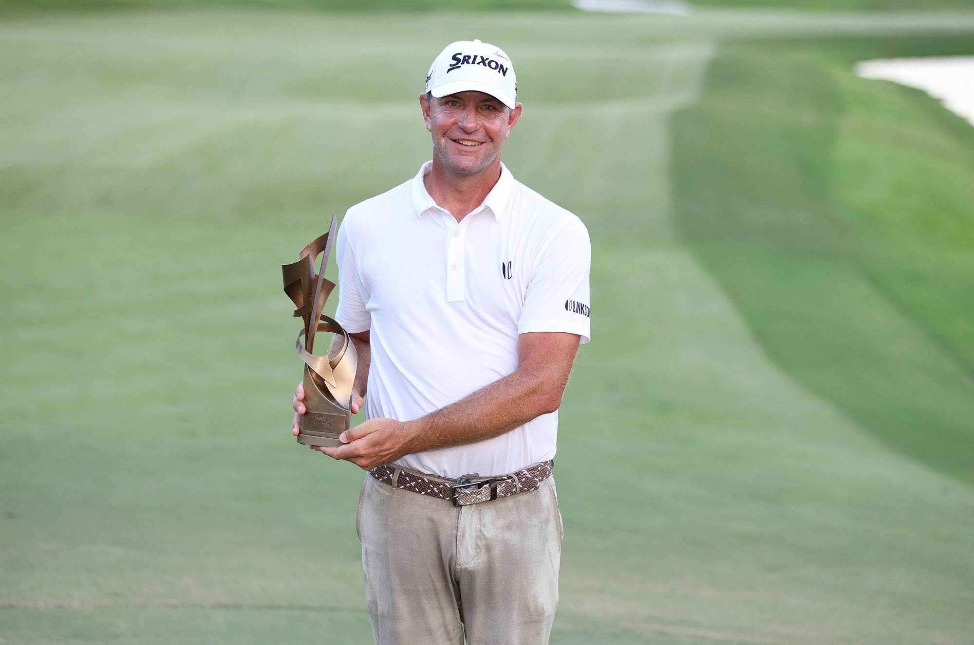 Glover explica por qué se quitó los spikes en el green