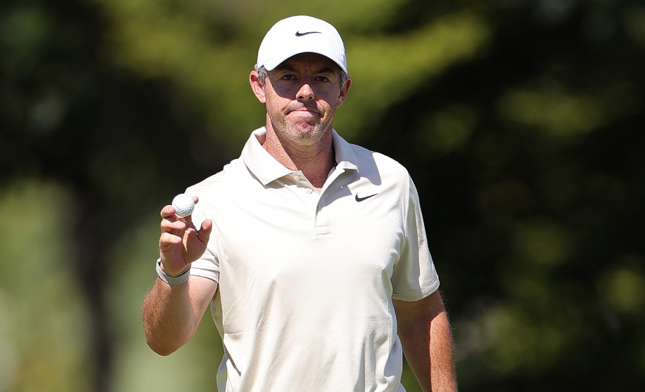 Rory McIlroy reacciona y comparte liderato del BMW Championship