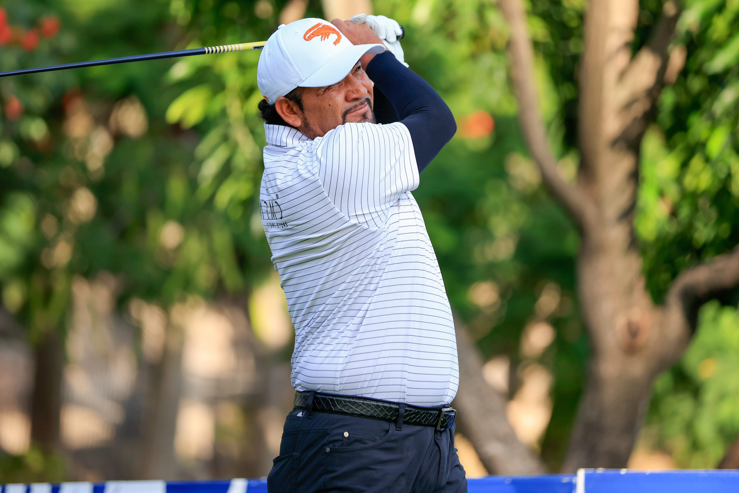 ‘Camarón’ y Garza comparten liderato en el Atlas Open